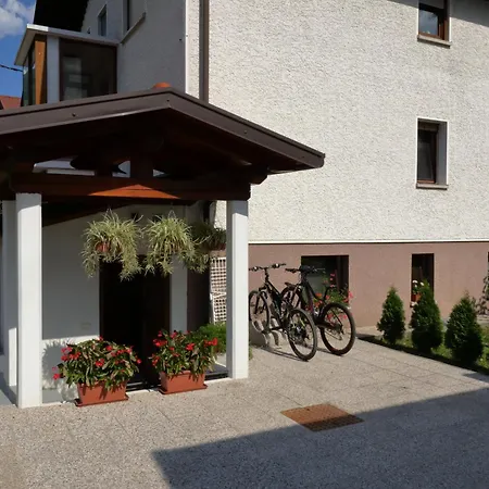 Apartma Rutar アパート トールミン